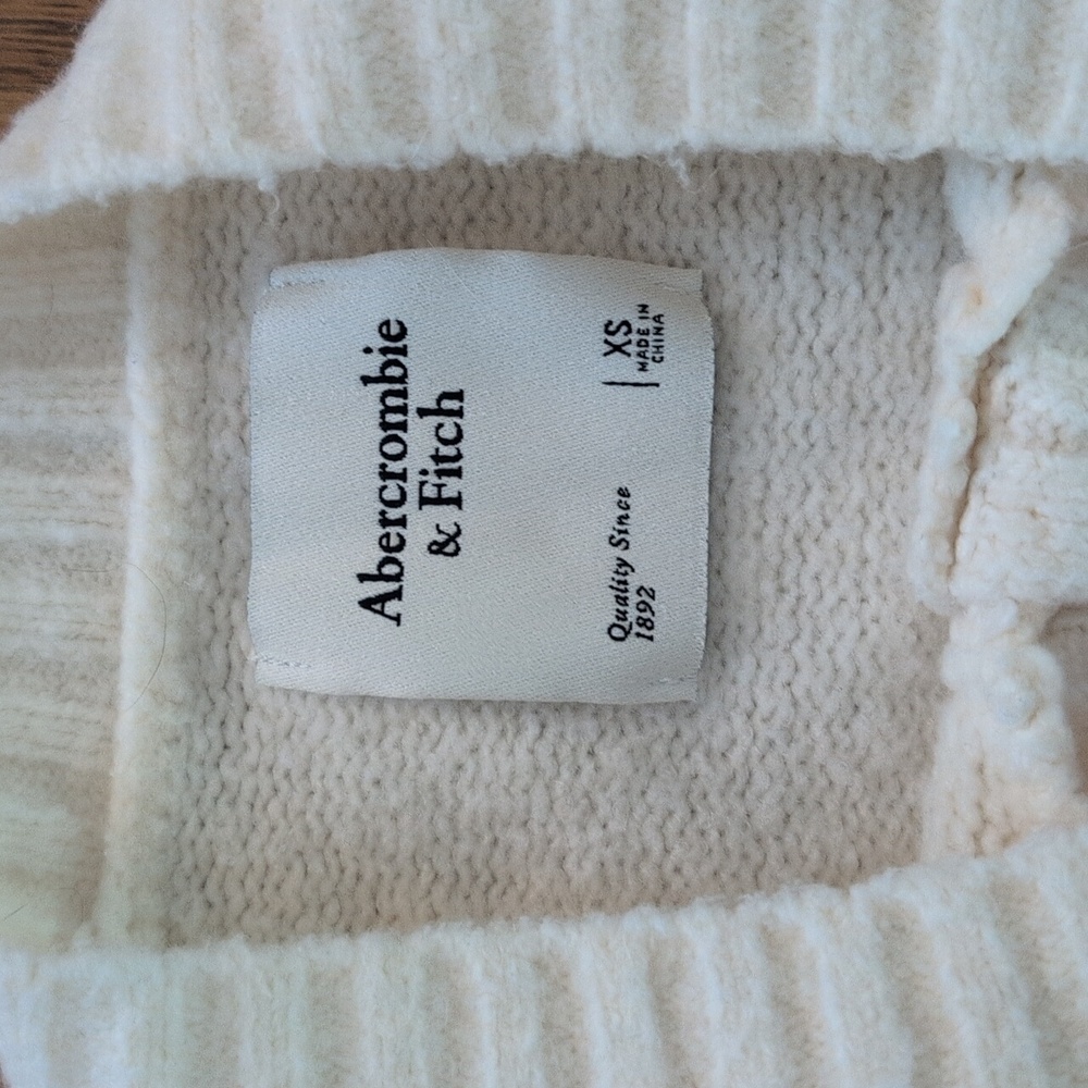 Abercrombie & Fitch Cream Button-Up Cardigan - Picture 2 of 6